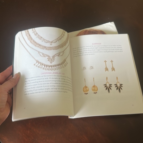 Lauren Conrad Books - Picture 3 of 5